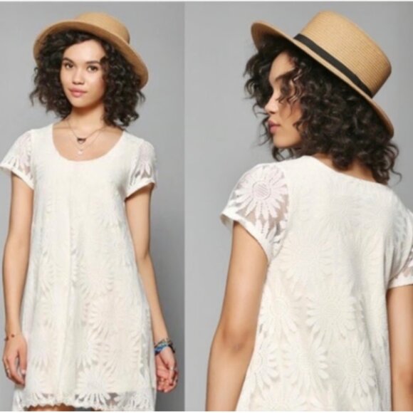Anthropologie Kimchi Blue White Ivory Dress Floral Lace Mini Flare Wedding XS - Picture 1 of 16